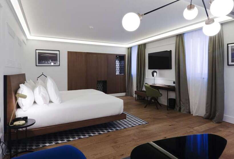 فندق One Shot Palacio Reina Victoria 04