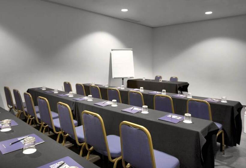 Отель Onix Rambla