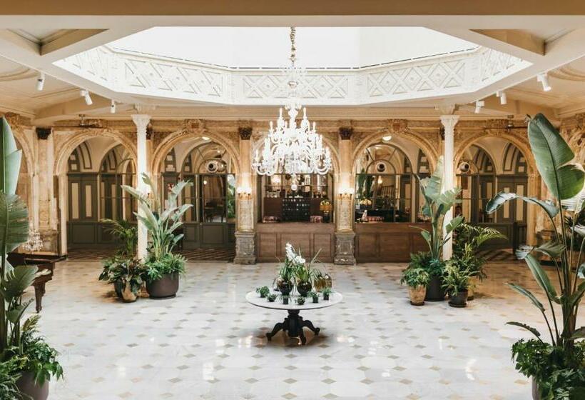 ホテル Oriente Atiram