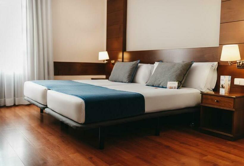 ホテル Oriente Atiram