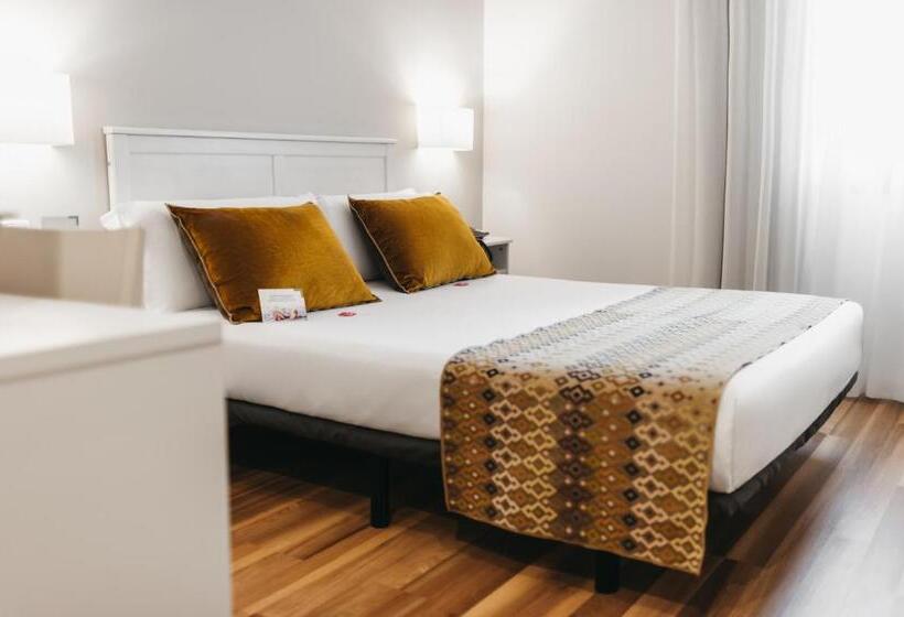 Отель Oriente Atiram