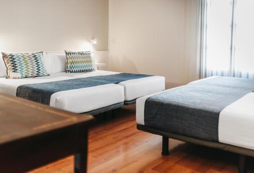 Отель Oriente Atiram