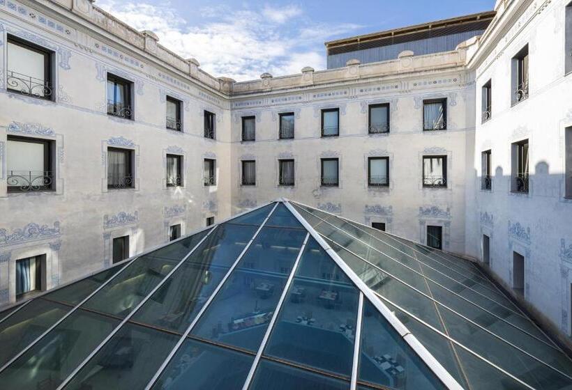 Отель Oriente Atiram