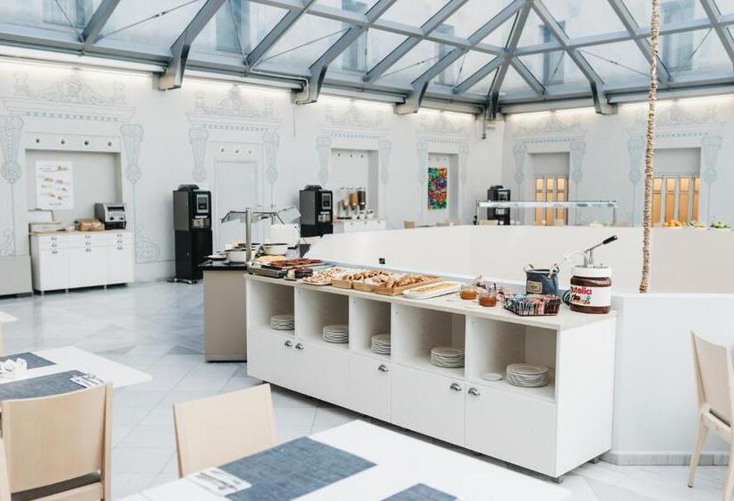 Отель Oriente Atiram