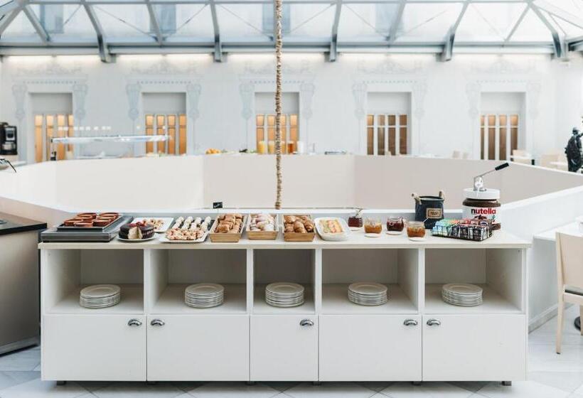 Отель Oriente Atiram