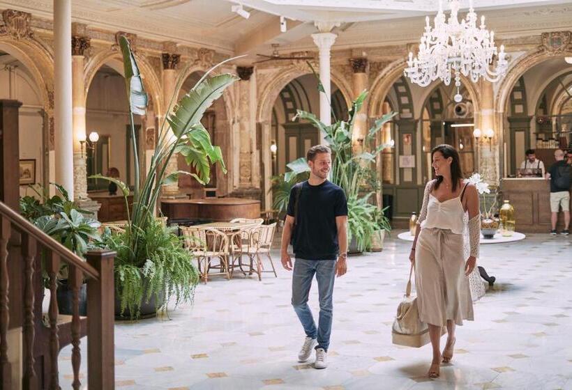 Отель Oriente Atiram