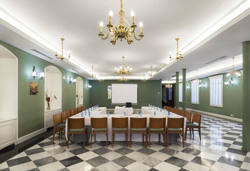 Отель Oriente Atiram