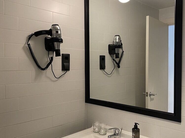 Отель Oriente Atiram