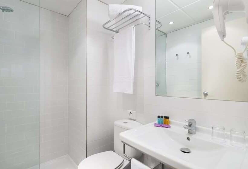 Отель Oriente Atiram