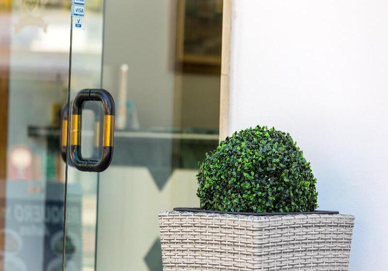 בית מלון כפרי Playas De Paguera