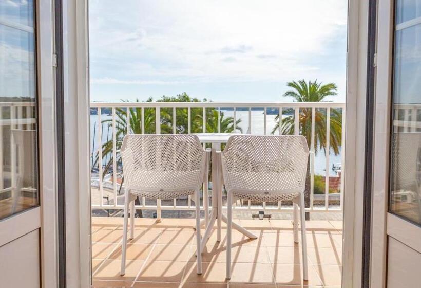 فندق Seth Port Mahón