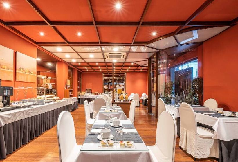 هتل Crisol Puerta De Burgos