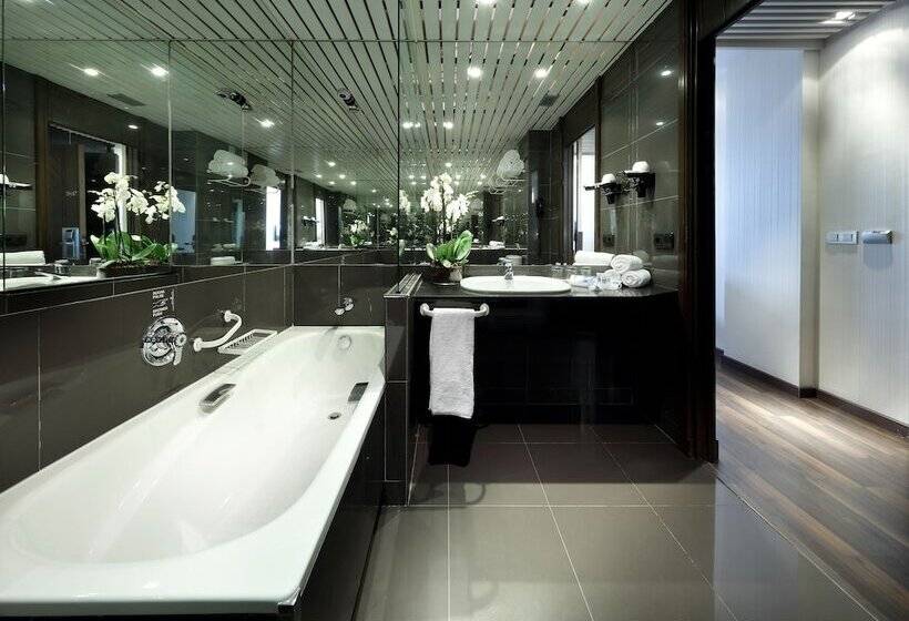 هتل Crisol Puerta De Burgos