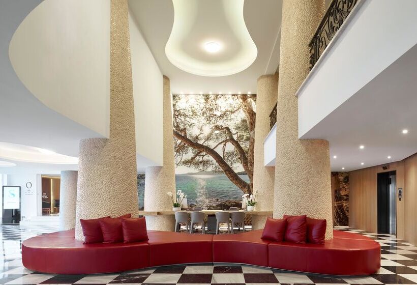 هتل Pure Salt Garonda  Adults Only