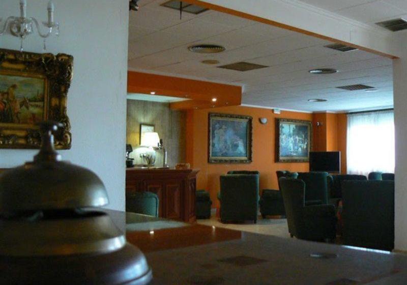 Отель Reconquista