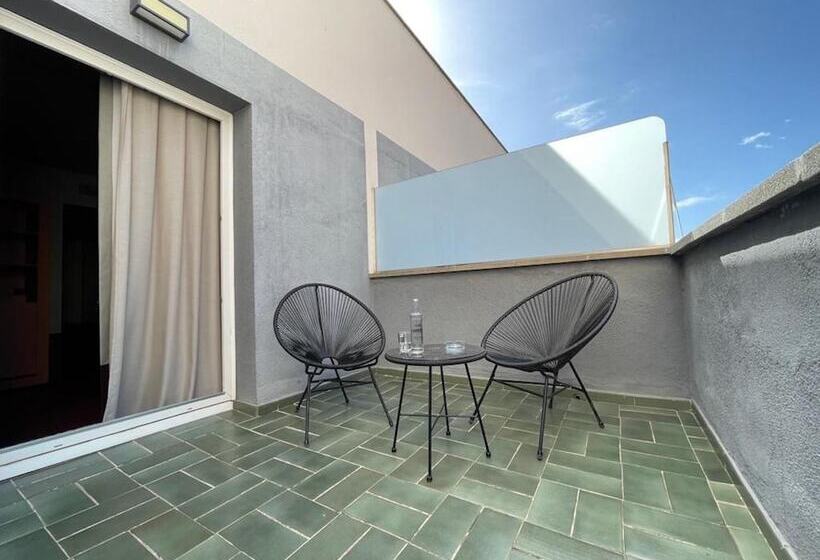 هتل Chic&basic Reding