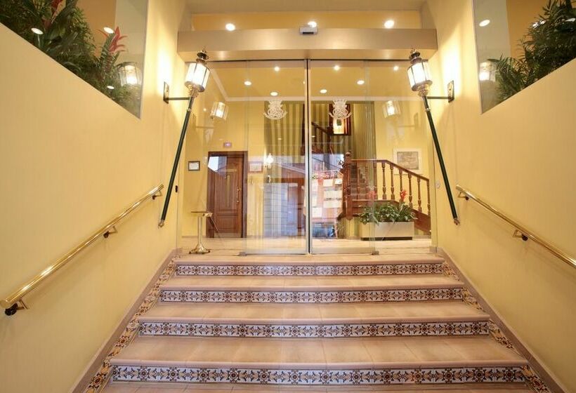 Отель Regencia Colón