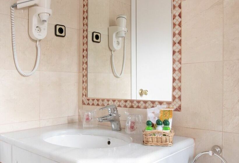 Отель Regencia Colón