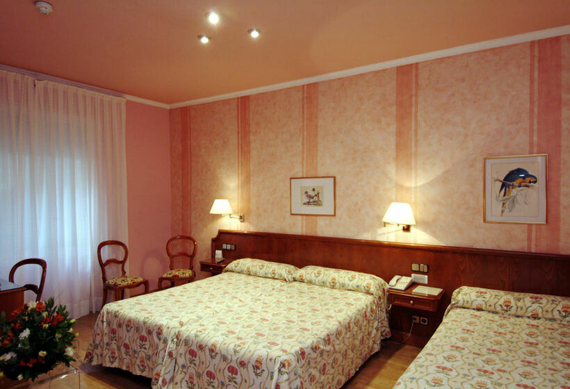 Отель Regencia Colón