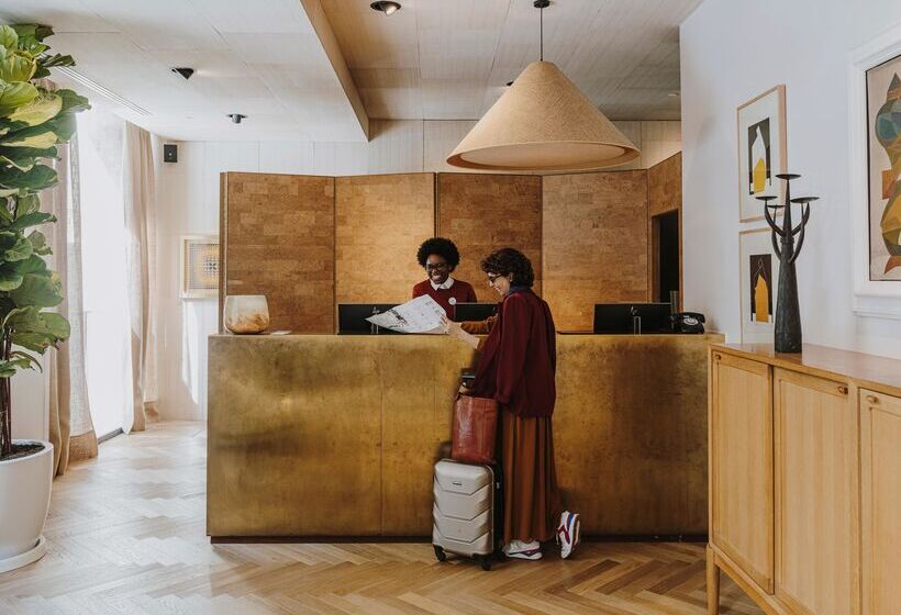 Отель Regina Barcelona