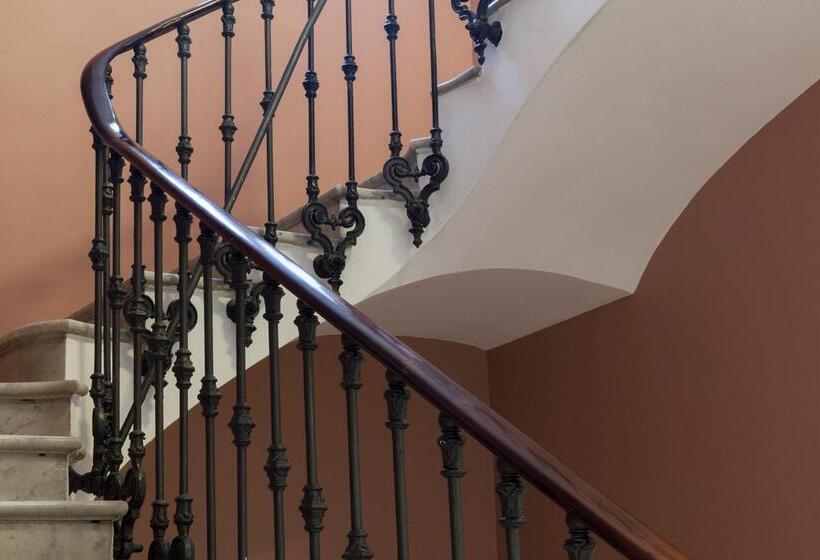 Отель Regina Barcelona