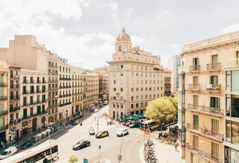 Отель Regina Barcelona