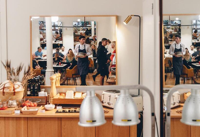 Отель Regina Barcelona