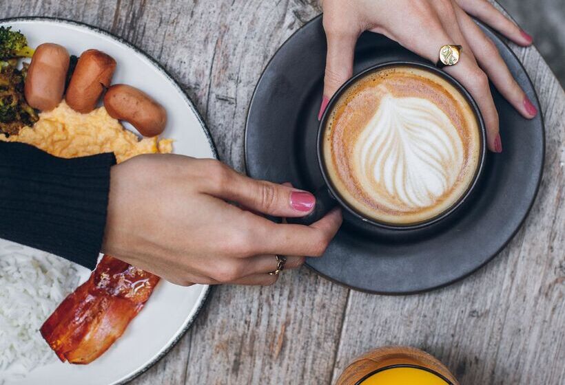 Отель Regina Barcelona