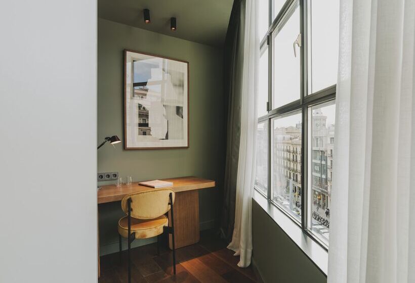 Отель Regina Barcelona