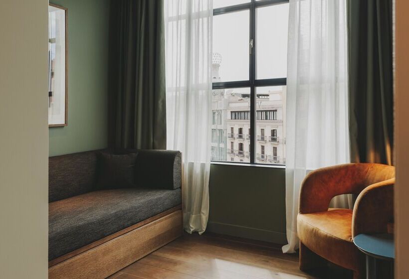 Отель Regina Barcelona