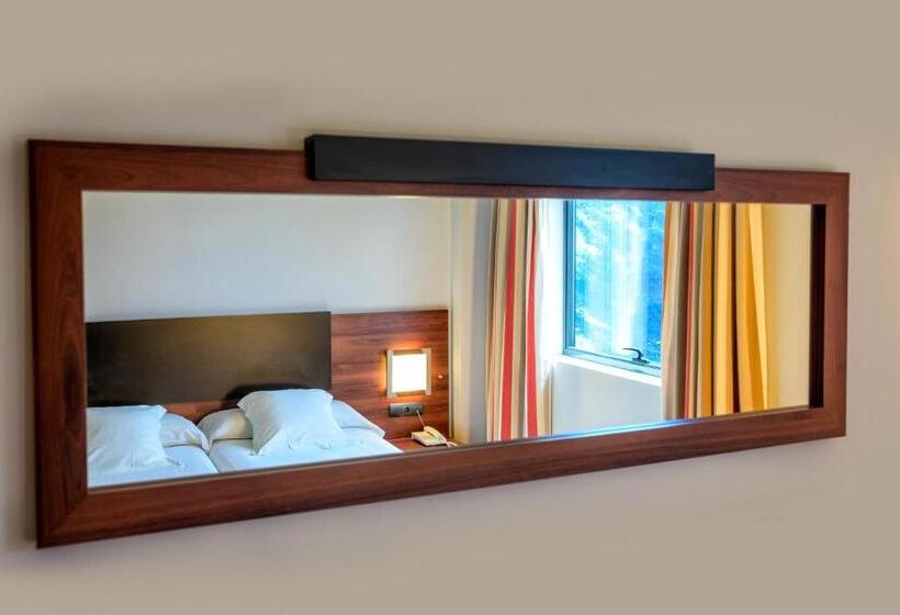 ホテル Restaurante El Valles 4 Estrellas