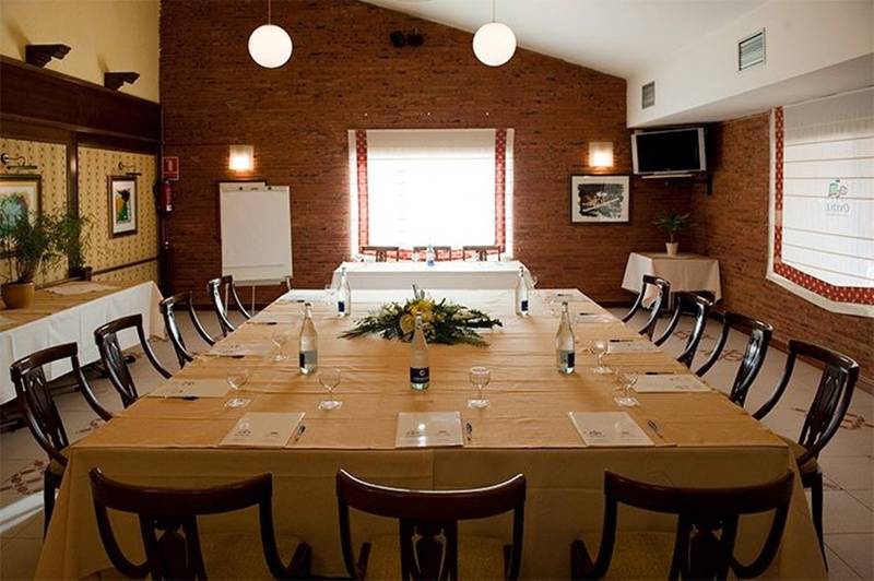 Отель Rey Arturo Burgos