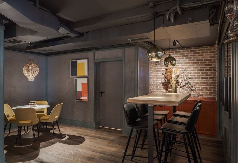 هتل Rice Reyes Catolicos