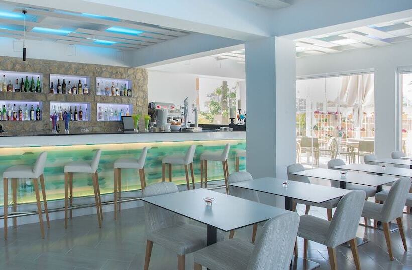 Отель Sant Jordi