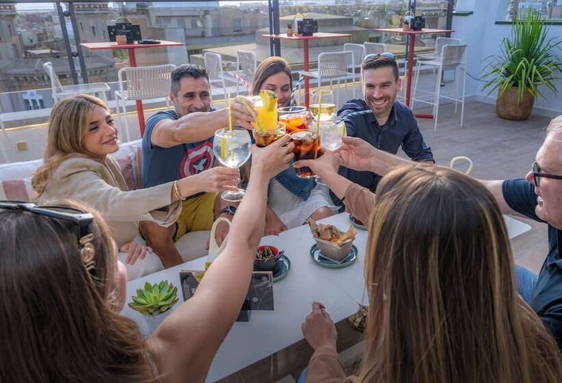 Отель Serhs Rivoli Rambla