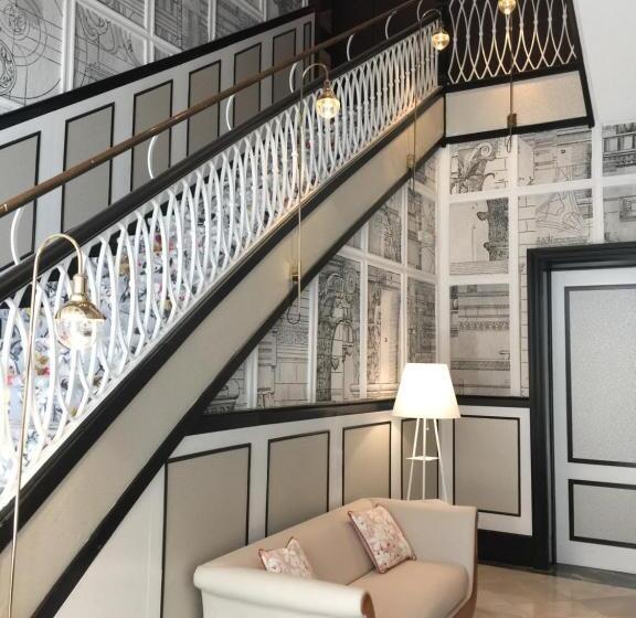 هتل SH Ingles Boutique