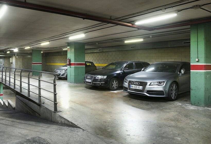 Отель Silken Ramblas