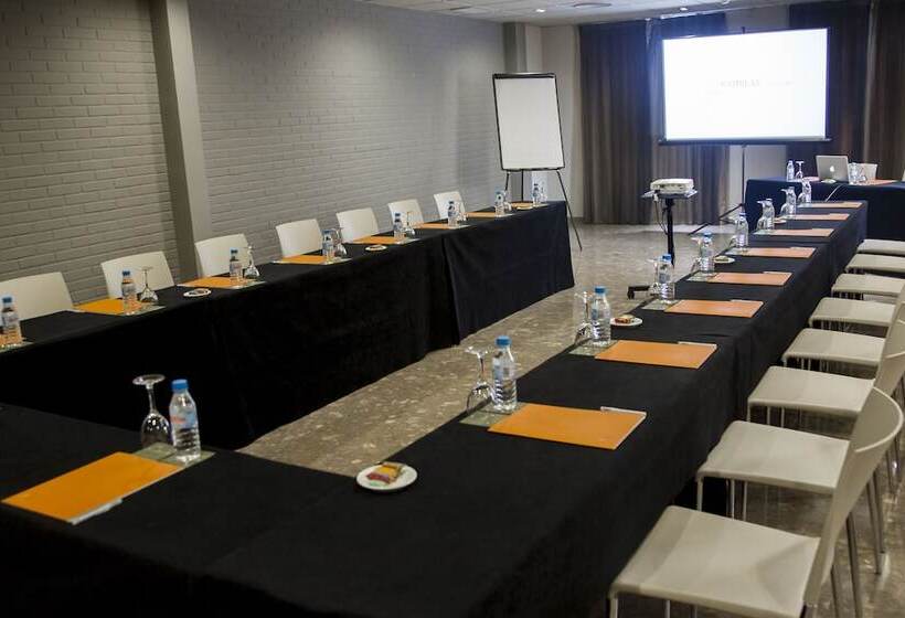 Отель Silken Ramblas