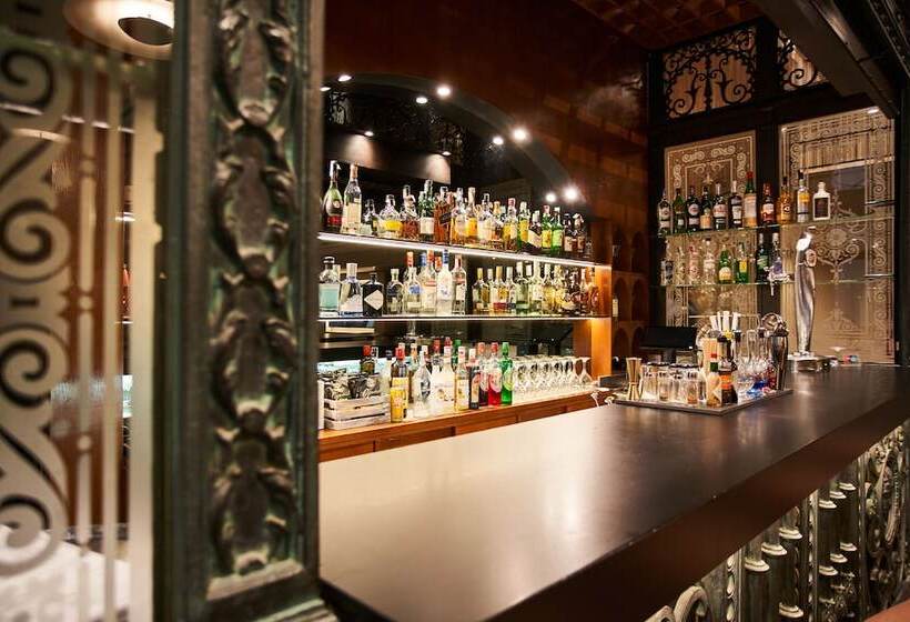 Отель Silken Ramblas