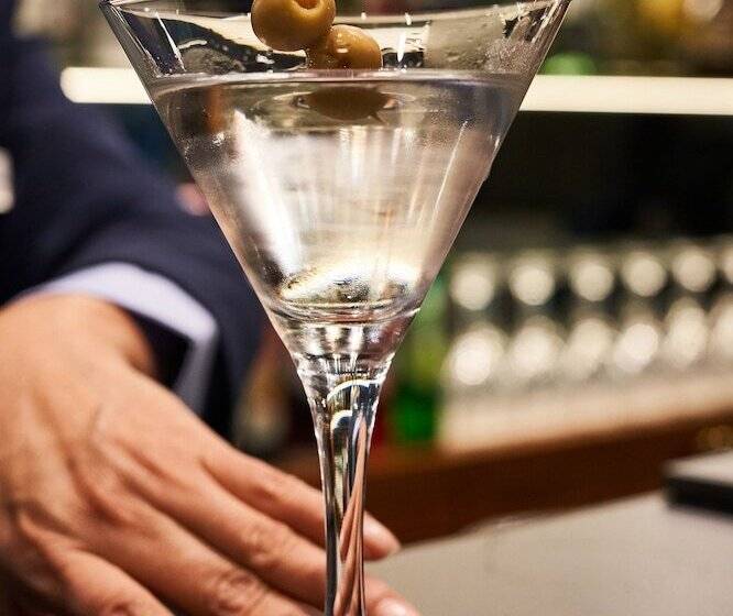 Отель Silken Ramblas