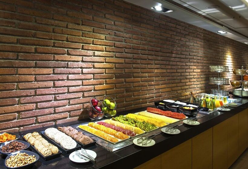 Отель Silken Ramblas