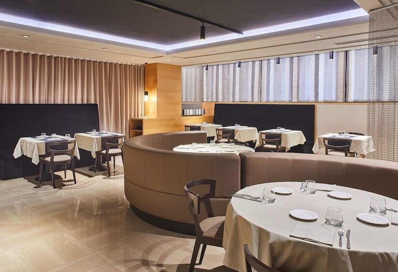 Отель Silken Ramblas