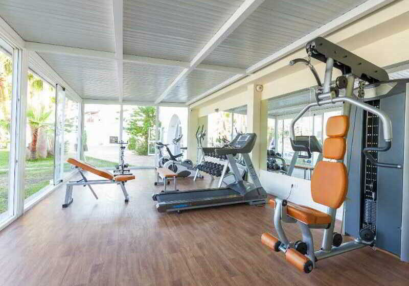 Отель Sirenis Club Siesta