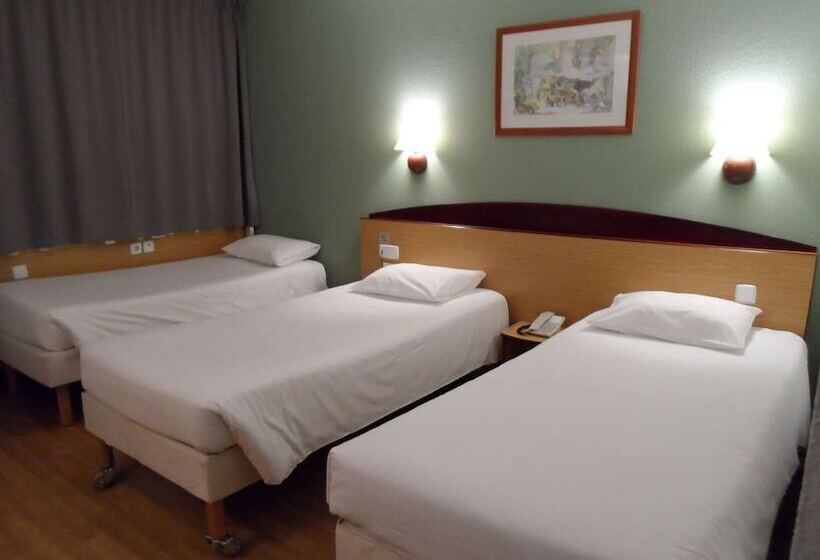 Отель Travelodge Barcelona del Vallès