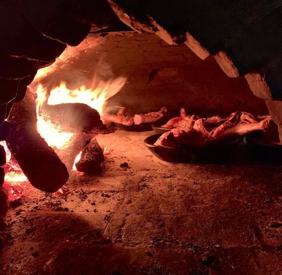 هتل Tres Coronas De Silos