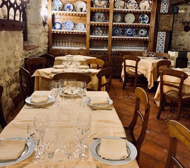 هتل Tres Coronas De Silos