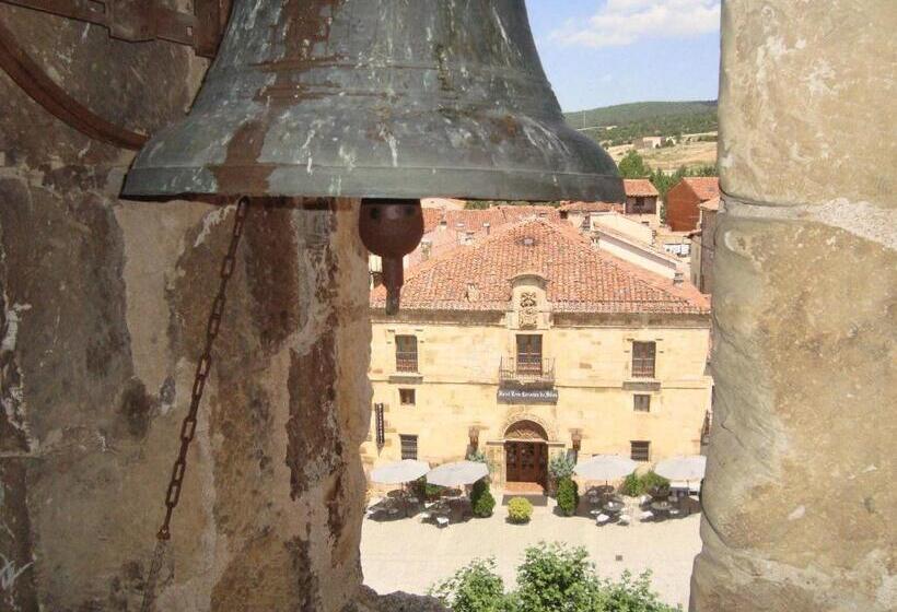 هتل Tres Coronas De Silos