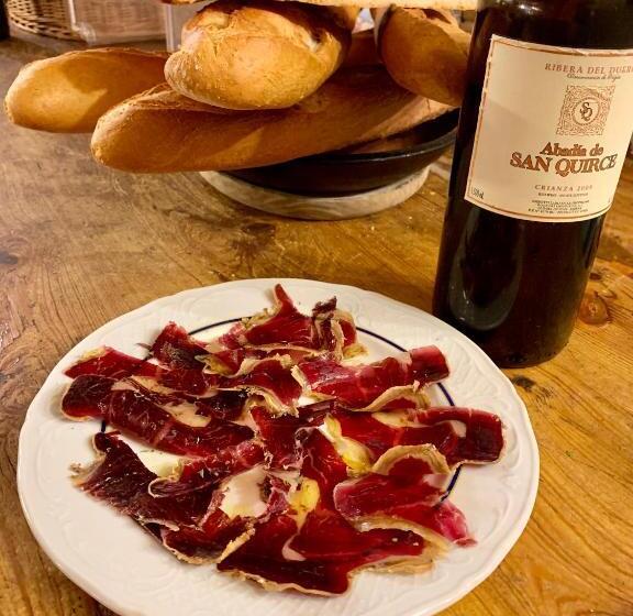 هتل Tres Coronas De Silos