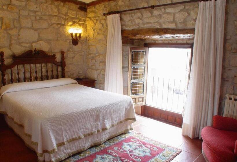 هتل Tres Coronas De Silos