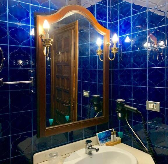 هتل Tres Coronas De Silos